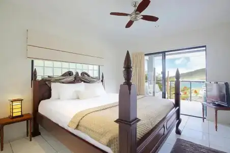 at Waterfront Whitsunday Retreat - 17