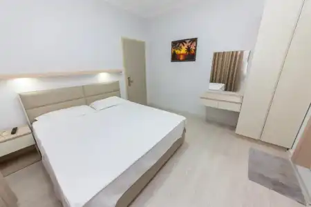 Andi - 39