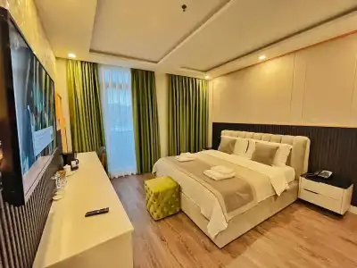 Royal East Resort - 4