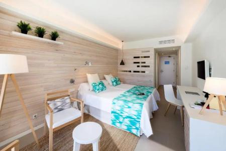 FERGUS Style Palmanova - Adults Only - 28
