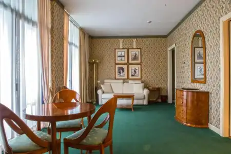 Grand Astoria - 93