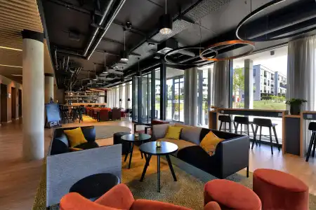 Piazza und Restaurant - 12