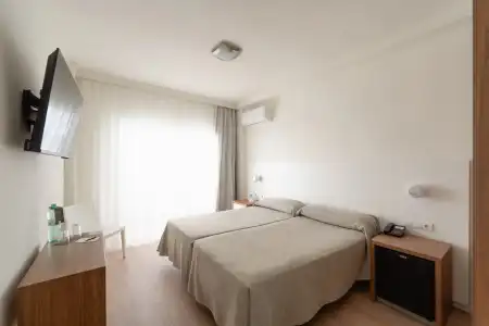 RH Riviera - Adults Only - 16