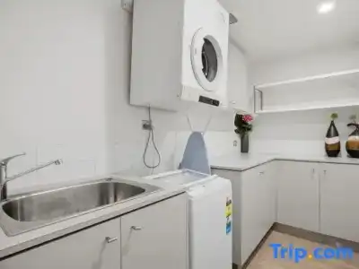 Aria Apartments - 280