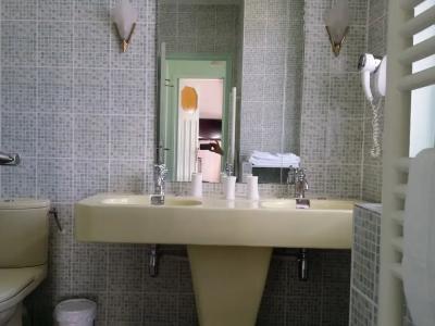 Le Castel Guesthouse - 91