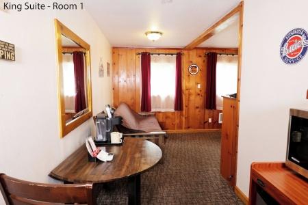 Park Motel and Cabins - 204