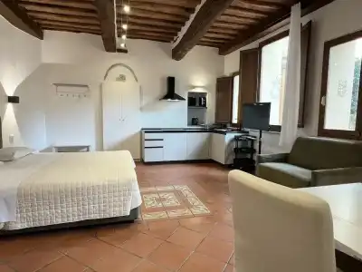 Regis Condo - 229
