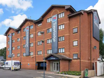 Travelodge London Park Royal - 22