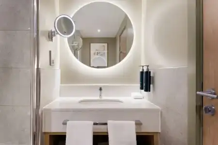 DoubleTree by Hilton Bristol North - 84