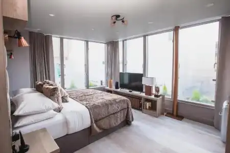 Clarendon Suites - 1