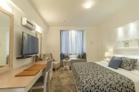 The Lynden Grove - 18