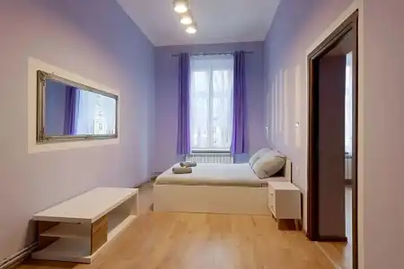 Hostel 70S - 114