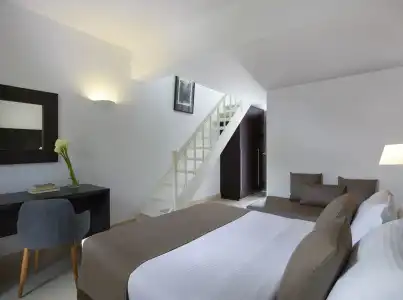 9 Muses Santorini Resort - 4
