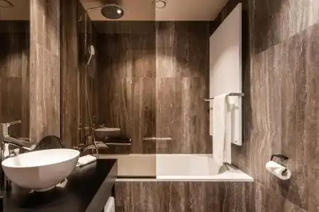 Britannia - 9