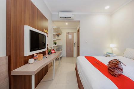 RedDoorz Premium near Ragunan Zoo 2 - 42