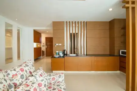 Royal Beach View Suites - 58