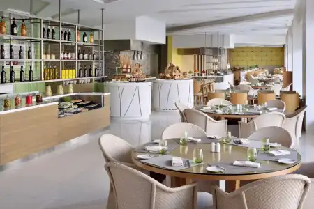 Marriott Executive Apartments Downtown Abu Dhabi - 18