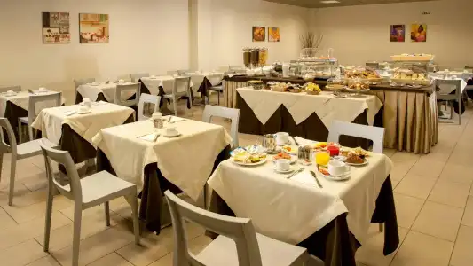 Artis - 4