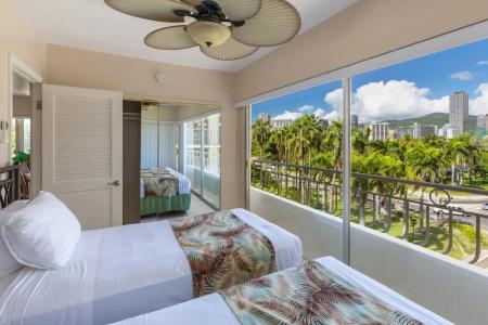 Waikiki Shore by OUTRIGGER - 125