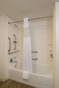 Hampton Inn & Suites Tulsa Downtown - 37