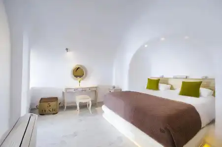 Hyperion Oia Suites - 0