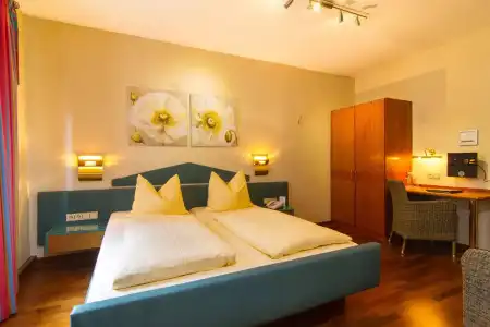 Boutique-Bayerischer Hof - 4