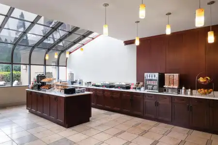 Eastgate, BW Signature Collection - 35