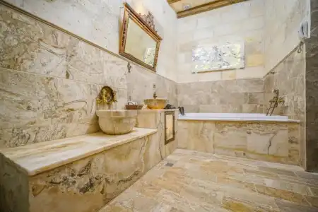 Serenus Cave Suites - 92