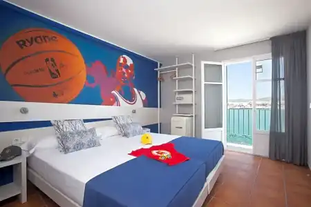 Ryans La Marina - 103