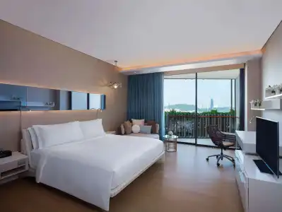 Hilton Pattaya - 11