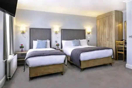 The Sandymount - 34