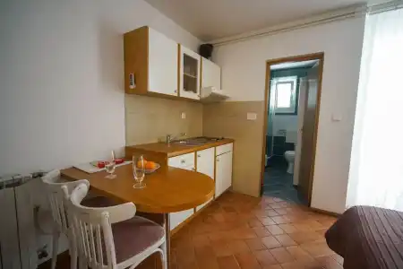 Apartments and Rooms Degra - 106
