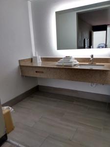 Gateway Inn Savannah - 15