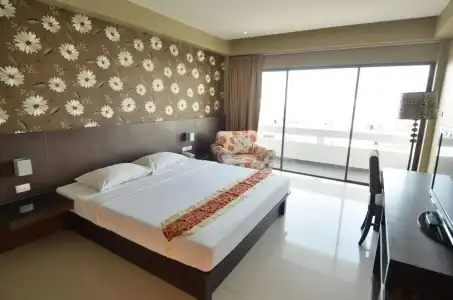 Welcome Plaza - 47