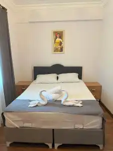 Bella - 33