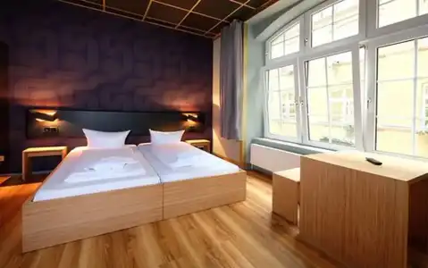 Singer109 & Hostel - 6