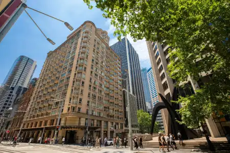Mantra 2 Bond Street Sydney - 17