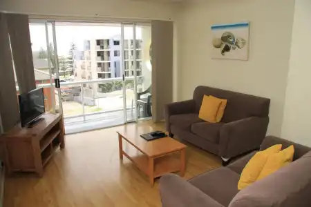 Waterview Holiday Apartments - 2
