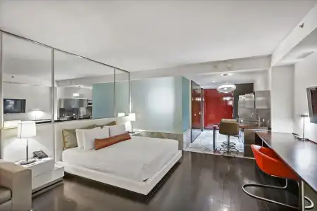 Beautiful Palms Place Suite - 518