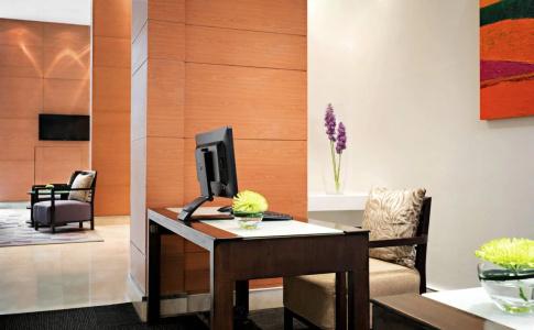 Courtyard by Marriott - 36