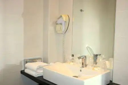 Best Western Le Cheval Blanc - Vieux Port - 9