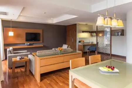 Bandara Silom Suites - 12