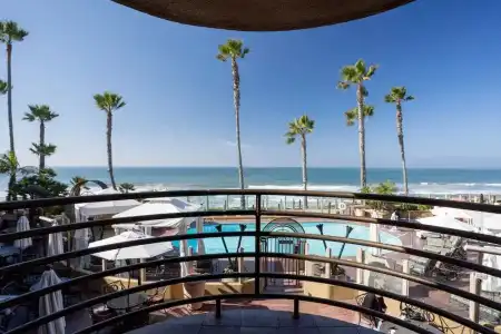 Pacific Terrace - 84