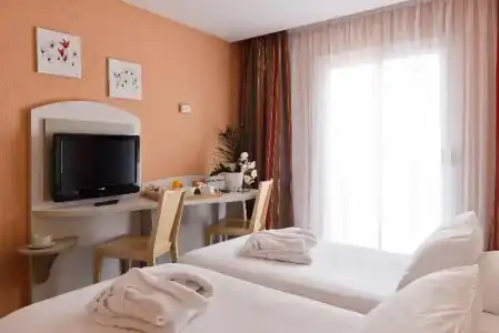 Best Western Astoria - 48