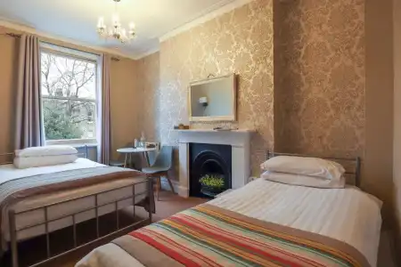 Primrose Guest House - 42