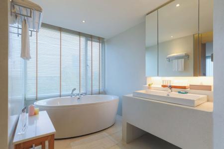 Balcony Seaside Sriracha & Serviced Apartments (SHA Extra Plus) - 240