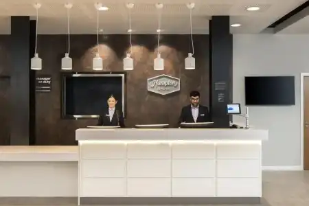 Hampton by Hilton London Excel - 18