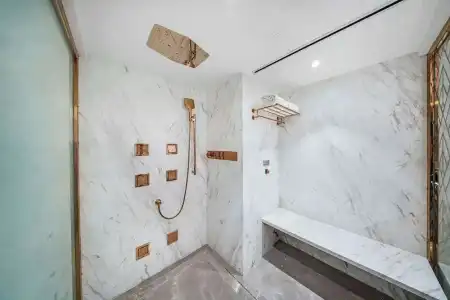 Radisson Blu & Suites GRT Chennai - 195