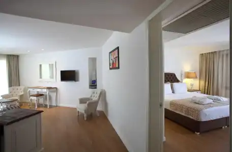 DoubleTree by Hilton Bodrum Marina Vista - 3