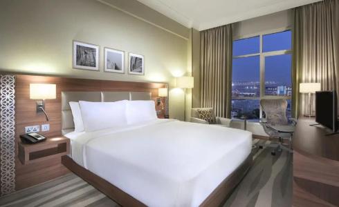 Hilton Garden Inn Dubai Al Muraqabat - Deira - 41